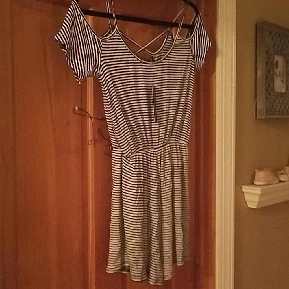 Romper - Picture 2 of 3